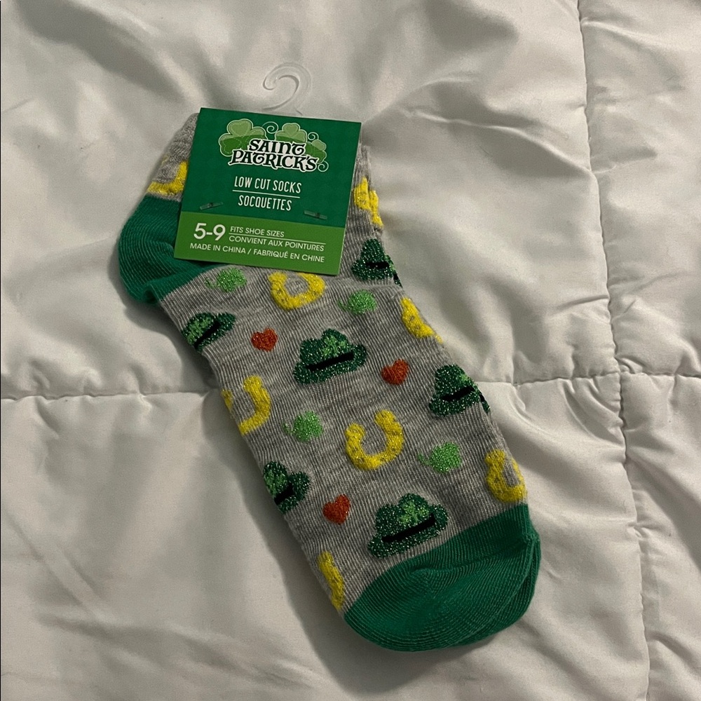 Saint Patrick's Low Cut Socks with Clover and Horseshoe Design